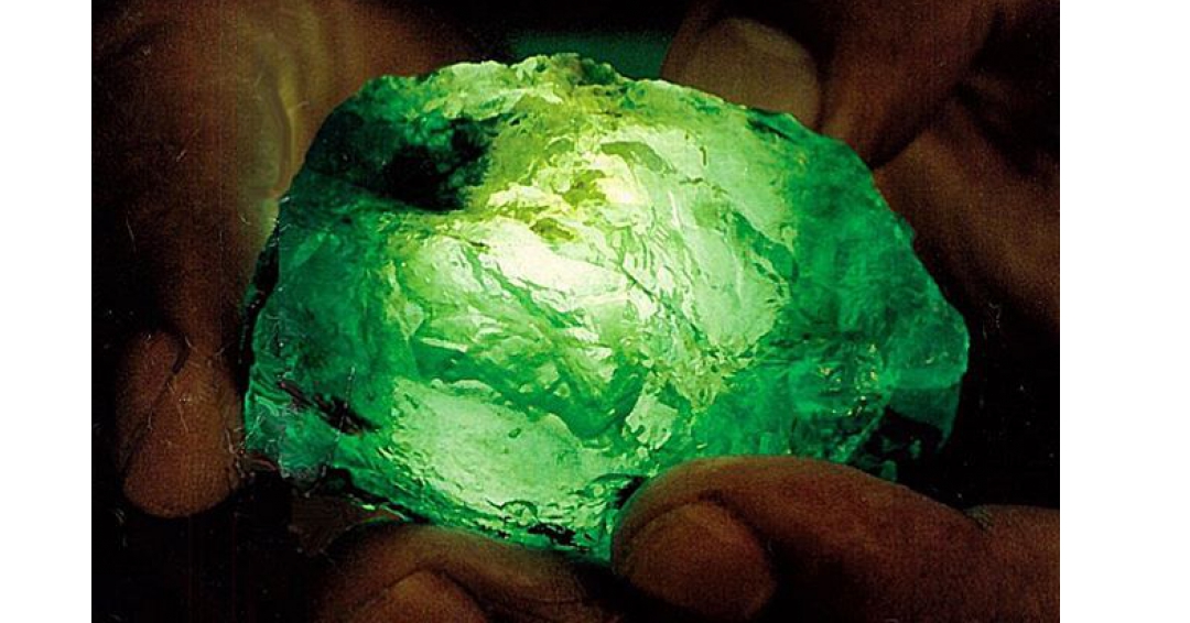 آشنایی با سنگ زمرد آشنایی با سنگ زمرد