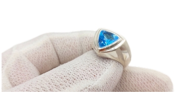 سنگ توپاز خواص و انواع آن