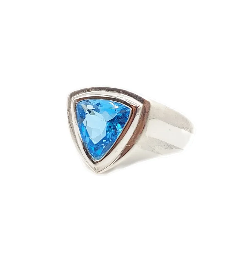 انگشتر مردانه توپاز مدل مثلثی