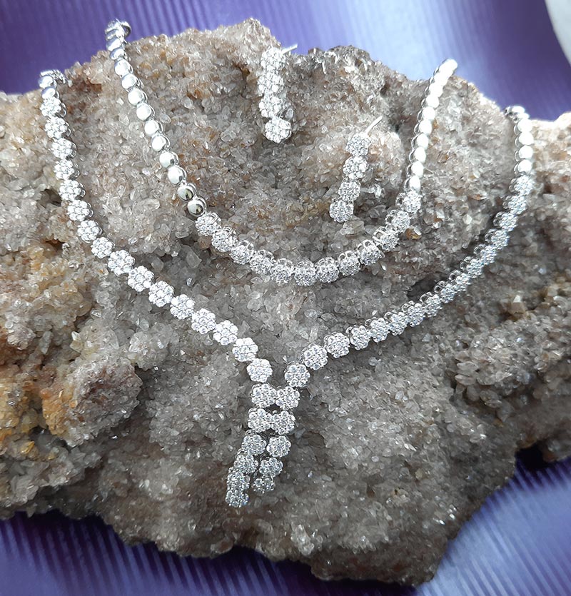 سرویس طوق فلاور آویز