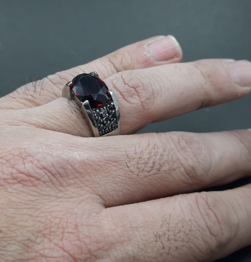 انگشتر مردانه یاقوت