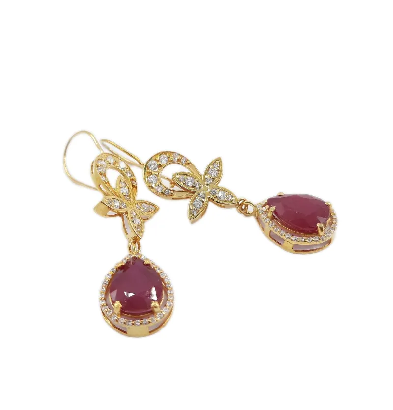 گوشواره یاقوت